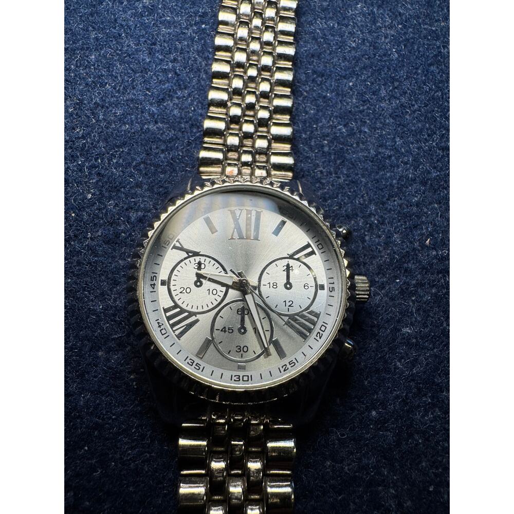 Accutime Watch Corp WM042615 1115 (needs battery)